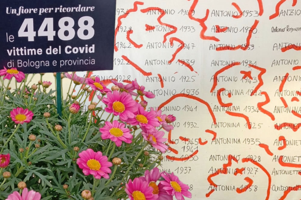 Fiori per le vittime del Covid di Bologna e provincia