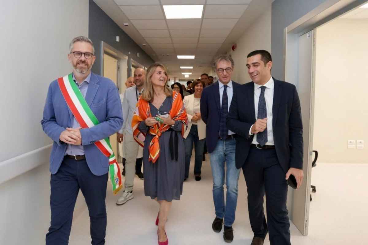 giro delle istituzioni negli spazi interni del nuovo pad. 26